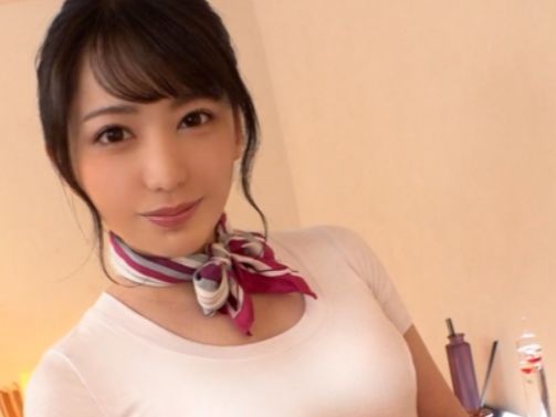 【美ボディのエステ嬢】 極上スタイルの美人エステティシャンがお客のチ○ポを誘惑♡ 濃厚サービスで中出し昇天！