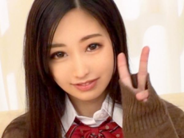 【ちっちゃなロリっ娘のイラマ】 141cmの小さなボディが巨根に襲われる！ 喉奥まで突かれて悶える姿は必見！