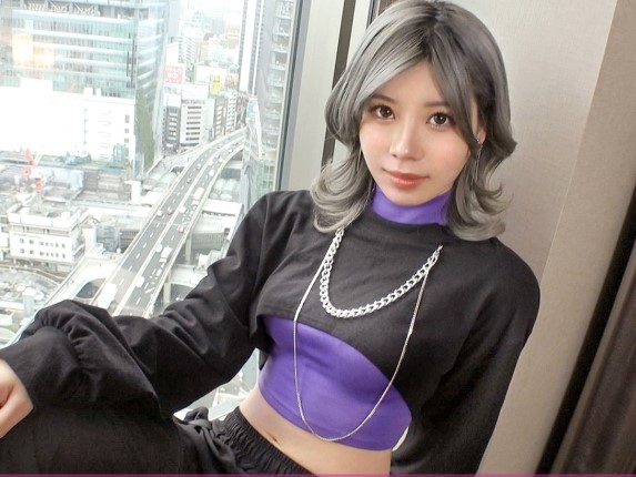 【潮吹きギャルの乱れっぷり】 ヘソ出しセクシーギャルをナンパ！ 敏感ボディが快感に打ち震え、潮を吹きまくり♡ ヤリたい放題のセックス三昧！