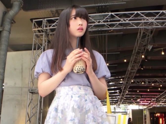 【素人】流行に敏感な女の子はその流行ってるもので釣れば簡単にヤれちゃう！こういう女自分軸がないのでマジで簡単ですね！