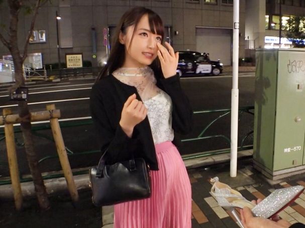 【素人】ピアノを教えている女の子！育ちが良さそうな清楚系がエロさを感じさせますね！音楽やってるから腰振りもリズミカル！