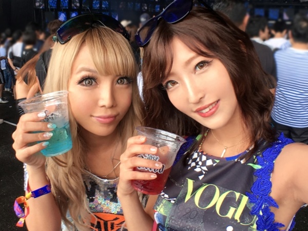 ＜素人×GAL＞フェスで拾ったパリピな金髪ギャル♫即パコ4P乱交でハメまくり♡生ハメ鬼突き絶叫アクメで逝き乱れ♪