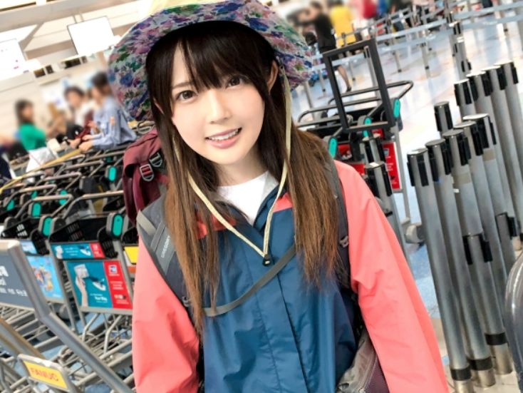 【素人】空港で見つけ大きなリュックサックを背負った美少女は山ガールで実はドスケベでしたｗｗｗ