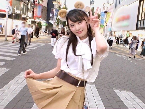 【あざと可愛い女子をゲット】ガールズバーの人気店員をナンパ成功！可愛い声で喘ぐ姿は必見♡挿入した瞬間、本気モードで感じまくる！