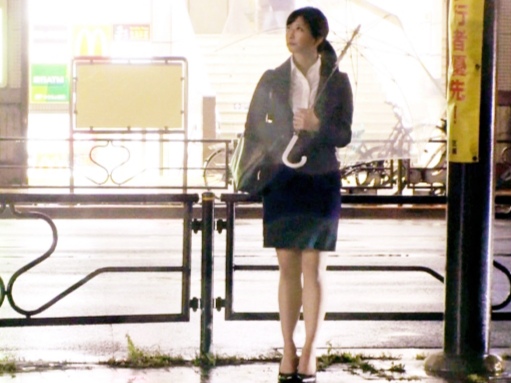 【オフィスで秘密のプレイ】『ダメ…ここじゃ…』清楚系OLが仕事中に突然、敏感なマンコを刺激され大洪水！ヌルヌルに濡れたアソコを激しく責められ、我慢できずに感じまくる！♡