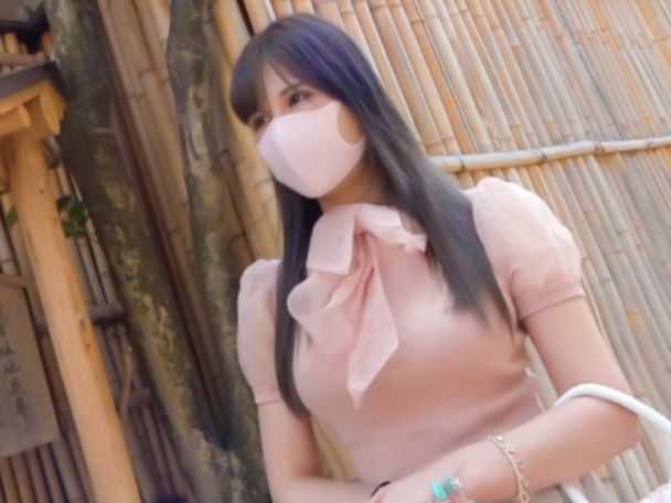 【素人×スレンダー】みんな大好き巨乳スレンダー！黒髪ロングのお嬢様風の女の子はうつぶせで潰れる胸が魅力的！