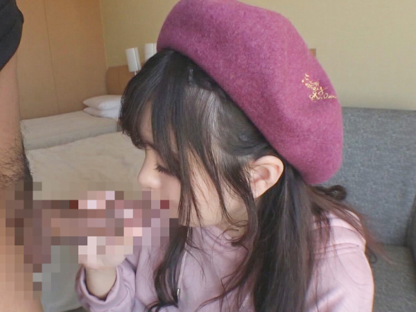 ＜素人＞程よい肉感で色白美乳清楚系の美少女♫手マンとクンニで大洪水の敏感体質♡巨根に悦び喉奥までずっぼり咥え…♪