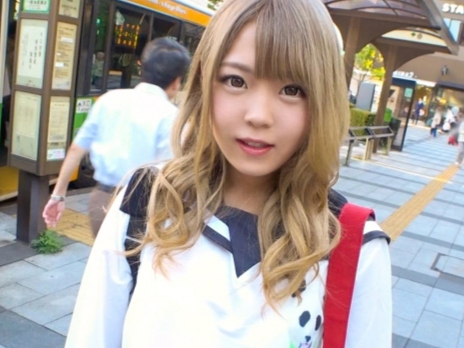 【金髪ギャルの甘い誘惑】童顔ビッチをナンパして即ホテル!クンニでトロける敏感ボディを思う存分味わい尽くす!ヌルヌルのおマンコに激しく挿入、ギャルの喘ぎ声が響きまくる!!♡