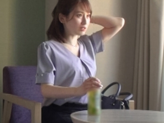 【美巨乳お姉さんの淫らな騎乗位】『気持ち良すぎる…』美人なお姉さんがチンコの上で激しく腰振り！ドスケベボディを揺らしながら感じまくり、男を骨抜きにするエロさに大興奮！！♡