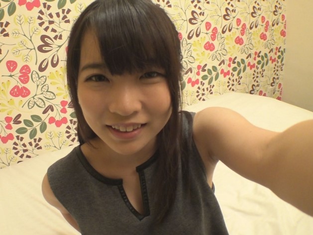 【マンコ弄り女】「ふふっ///」大胆Ｍ字開脚でオナニー開始っ♥気持ちいい膣穴を指マンセルフ攻め！！