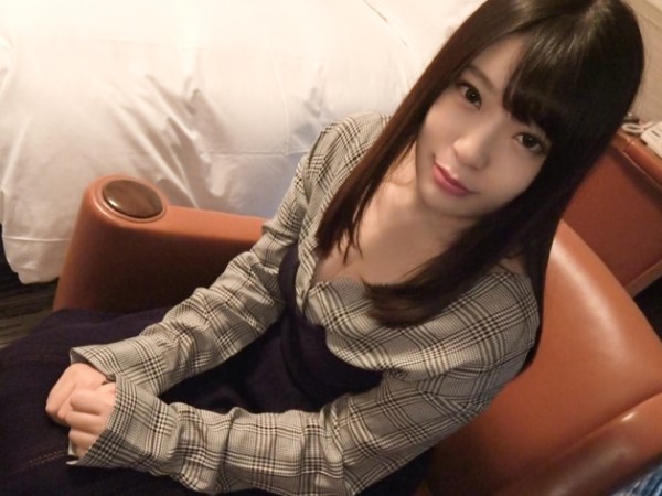 【色白むっちり素人娘の初々しい反応】『気持ちいい…』パイパン娘が乳首攻めでパンツ濡らしちゃう♥クンニでビクビク痙攣！ウブなカラダがエロく開花する瞬間！