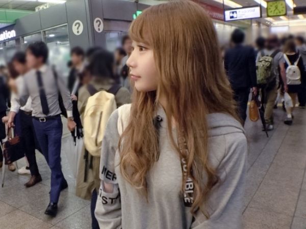 【関西弁ギャルのエロすぎる反応】『めっちゃ気持ちええやん♡』ナンパされたギャルがエロモード全開！手マンでアソコはびしょ濡れ、エロマンコを激しく責められ喘ぎまくり！！