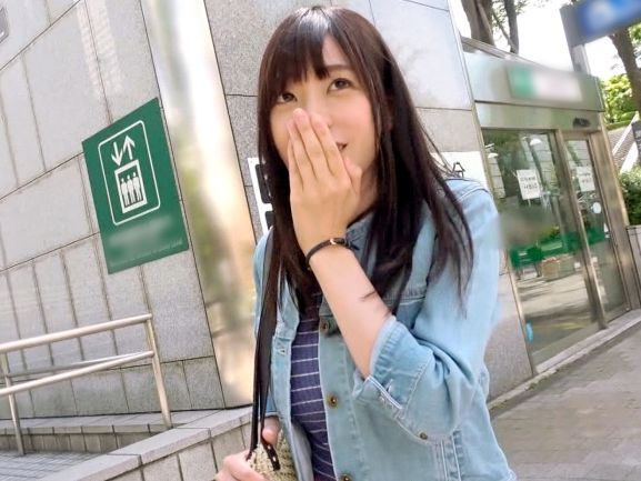 【ドMボイン事務員の性欲爆発】地味な23歳がイラマチオで悶絶！ 喉奥まで咥え込み、射精されても嬉しそうな表情がエロすぎる！ 普段はおとなしいのに、セックスではドM全開で感じまくるギャップがたまらない！