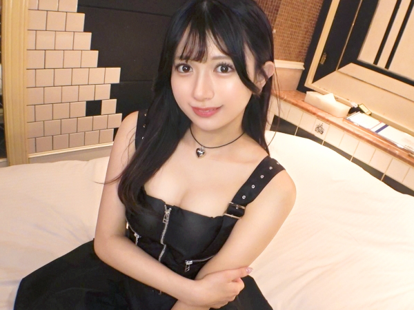 【奇跡のAVデビュー】『動画で本気見せちゃう…』SNSで話題の激カワ素人アイドルが初撮りに挑戦！加工なしでも完璧な顔面偏差値でエッチな姿披露♡