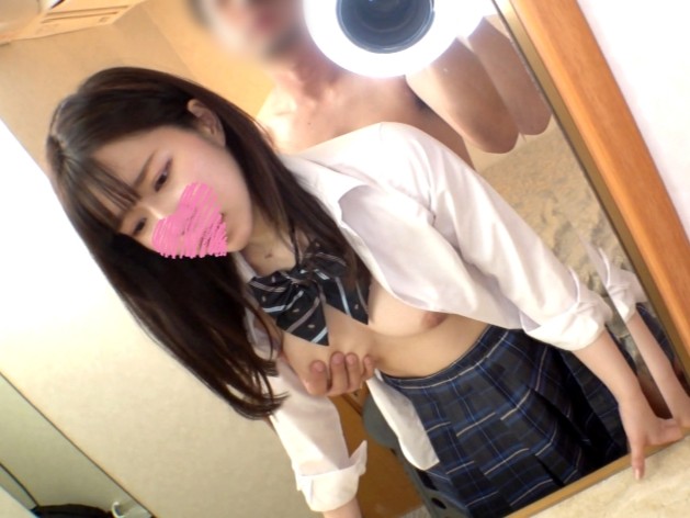 【制服美少女の禁断バイト】『彼氏のためなら…』純粋無垢なJKがパパ活でエッチな挑戦！ 生挿入もOKの過激プレイに、手コキ・フェラ・パイズリで男を骨抜きにする♥ 彼氏へのプレゼント代を稼ぐために、今日も頑張っちゃう！