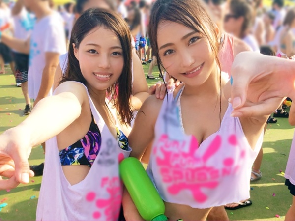【ヤリマンJDの乱痴気パーティー】小柄で華奢な女子大生たちが大人のチンポに夢中！ノリノリで乱交セックスにハマる！エロさ全開のヤリマン女子たちが大暴れ！♡